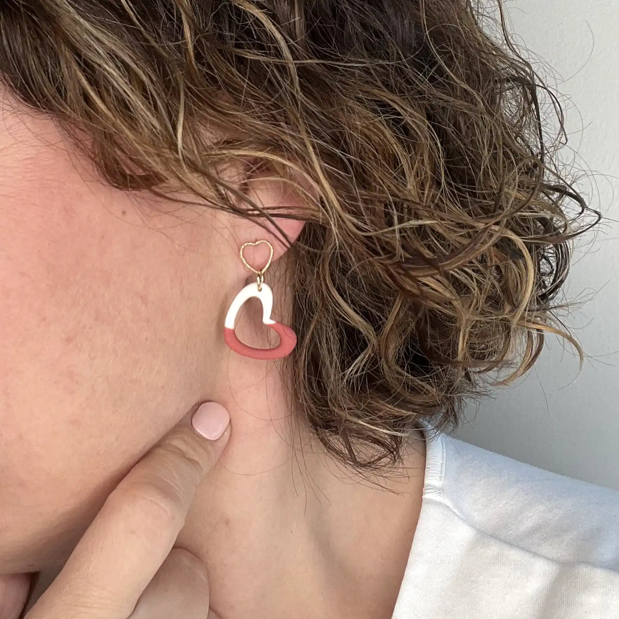 Peppita – Boucles d'oreilles cœur rose • Porcelaine