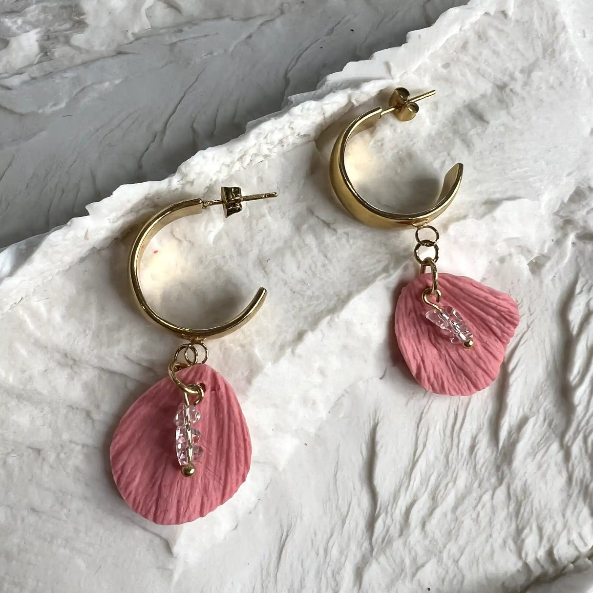 Me in Paris 1 – Créoles rondes tendance 2026 • Bijou en porcelaine rose poudré