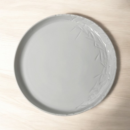 elephantom-design-assiette-à-servir-texturée-porcelaine-blanche-fait-main-pyrenees