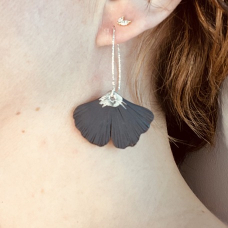 Adèle • Boucles d'oreilles Ginkgo - Porcelaine noire et platine