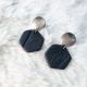 ALIZÉE • Boucles d'oreilles - Porcelaine noire texturée