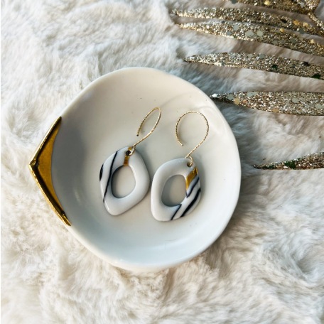 CASSANDRE • Puces d'oreilles - Porcelaine et or