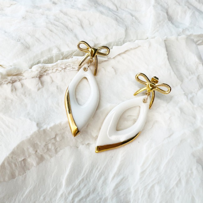 LILY • Boucles d'oreilles  - Porcelaine et or