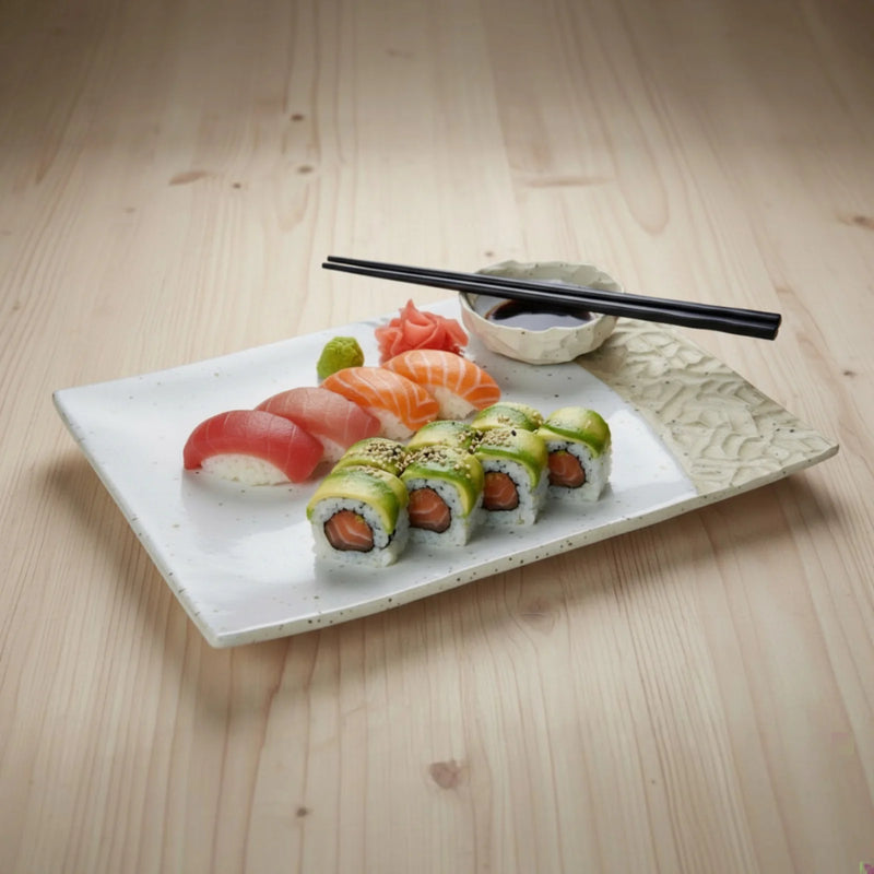 Assiette à sushi faites à la main dans la collection Grains de Beauté
