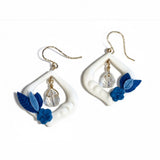 Florine – Crochets d'oreilles • Fleurs bleues de porcelaine