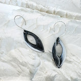 Nocta – Crochets d'oreilles • Porcelaine noire et blanche