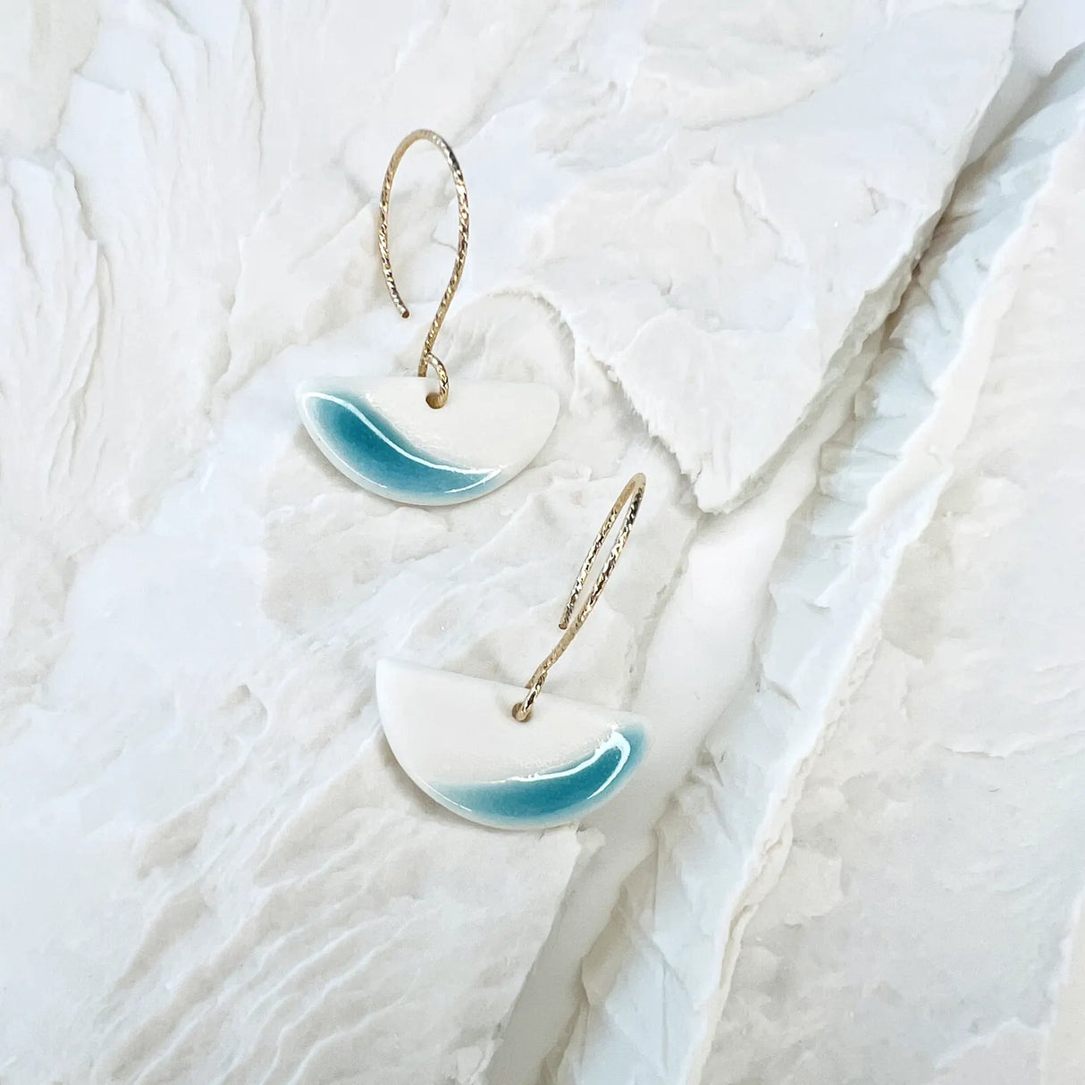 Océane – Crochets d'oreilles • Porcelaine