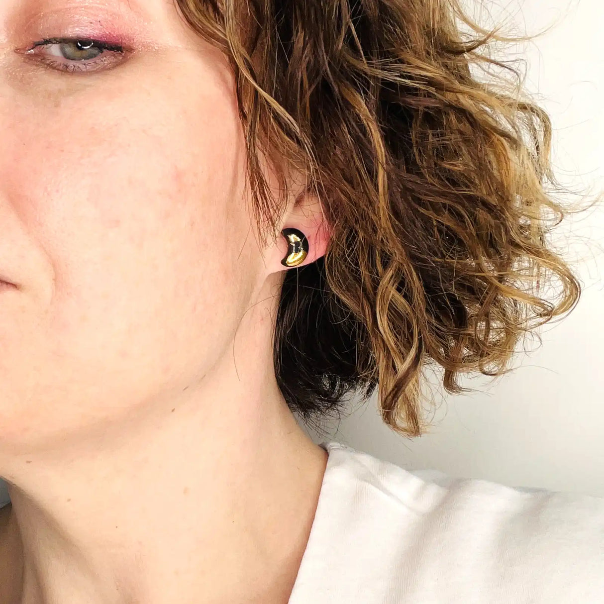 Ally – Puces d'oreilles • Porcelaine noire et or