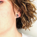 Maïa – Puces d'oreilles • Porcelaine noire et platine